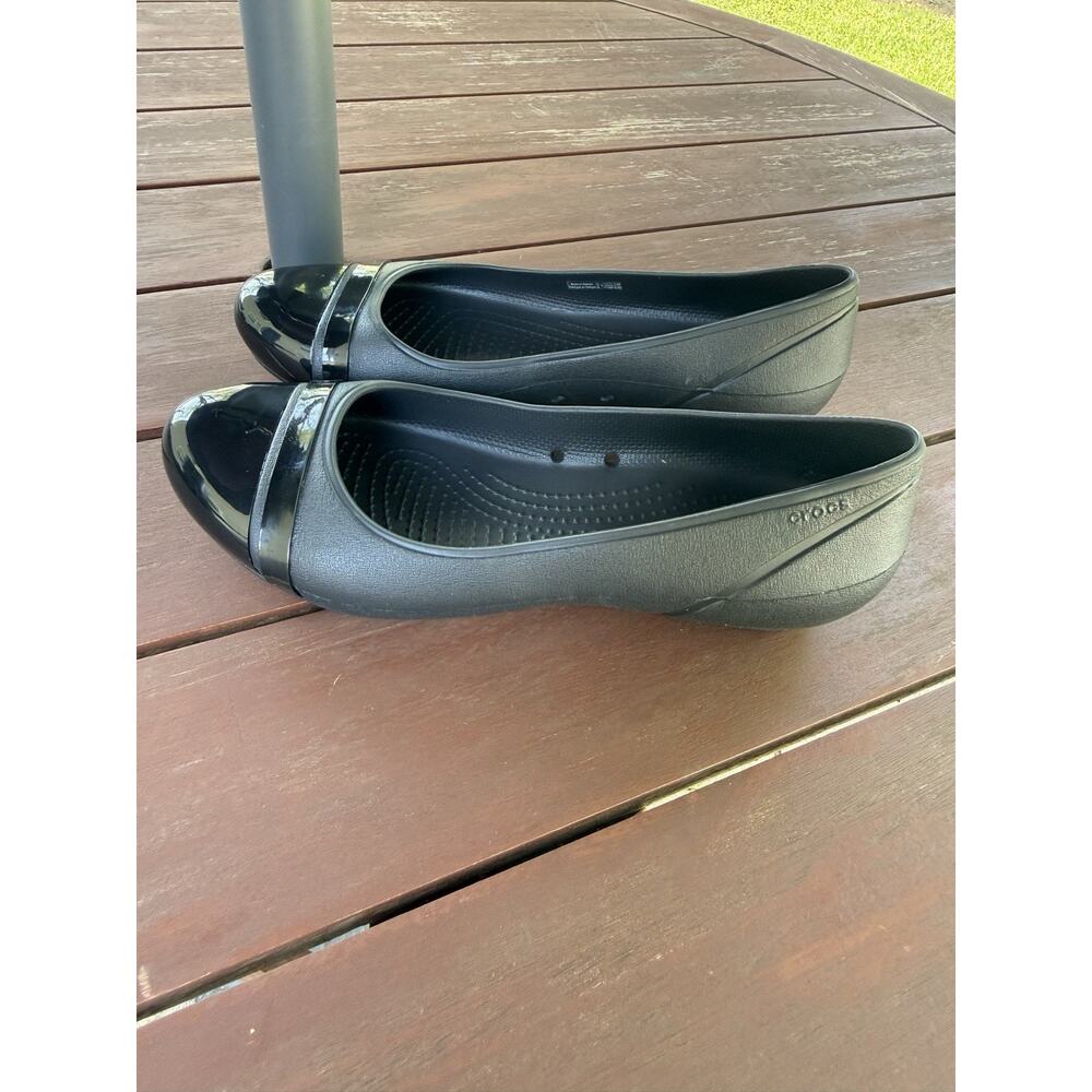 Crocs Women’s Ballet Flats Shiny Cap Toe Black Slip-on Shoes US Size 9